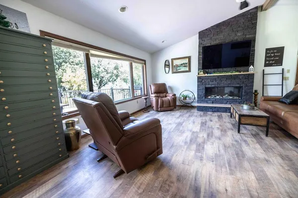 $649,900 | 4 South Fox Lake Drive East, Sherburn, MN 56171