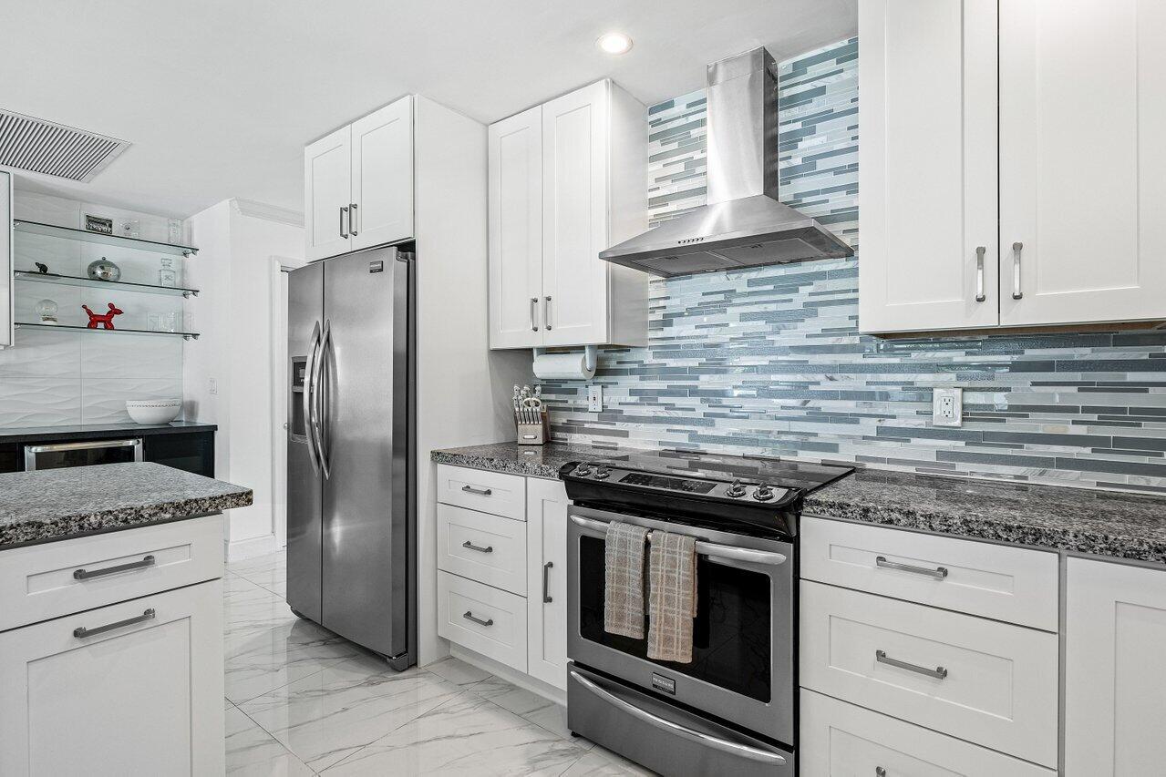 7001 Northeast 7th Avenue Boca Raton, FL 33487 - Photo 21 of 59 016-7001Northeast7thAvenue-BocaRaton-FL-