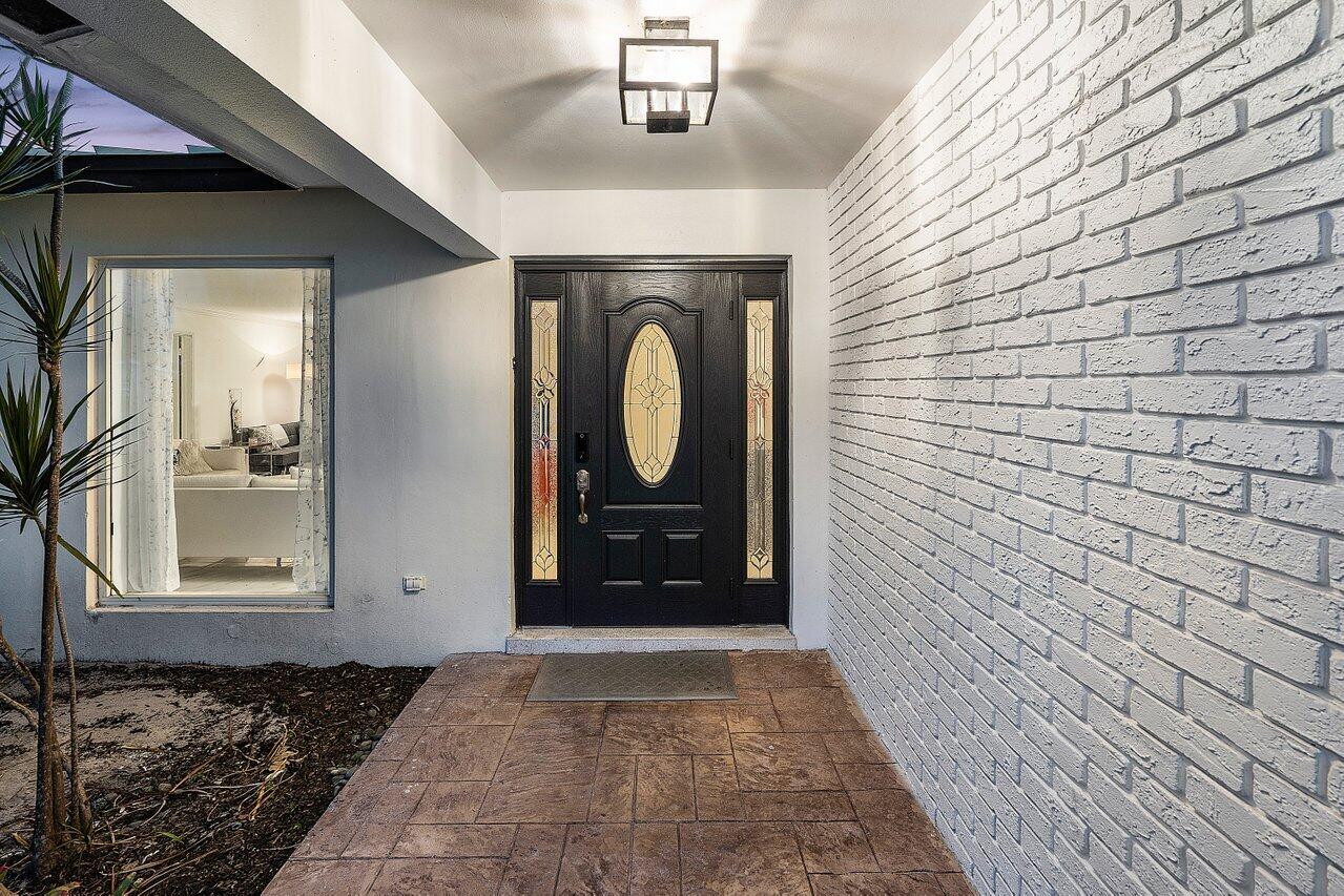 7001 Northeast 7th Avenue Boca Raton, FL 33487 - Photo 5 of 59 052-7001Northeast7thAvenue-BocaRaton-FL-