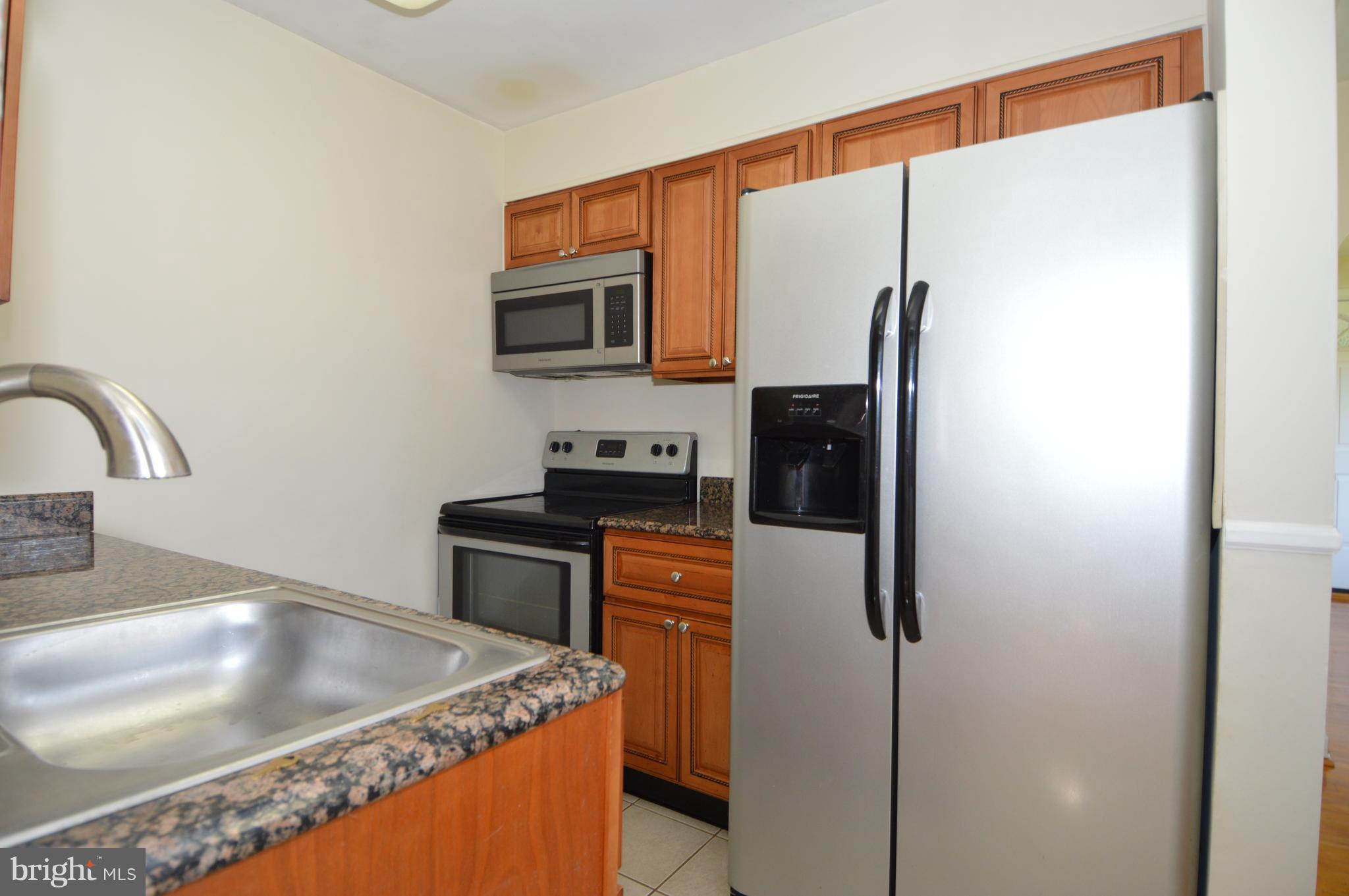 7111 Brompton Road Baltimore, MD 21207 - Photo 5 of 28 Stainless Steel Appliances