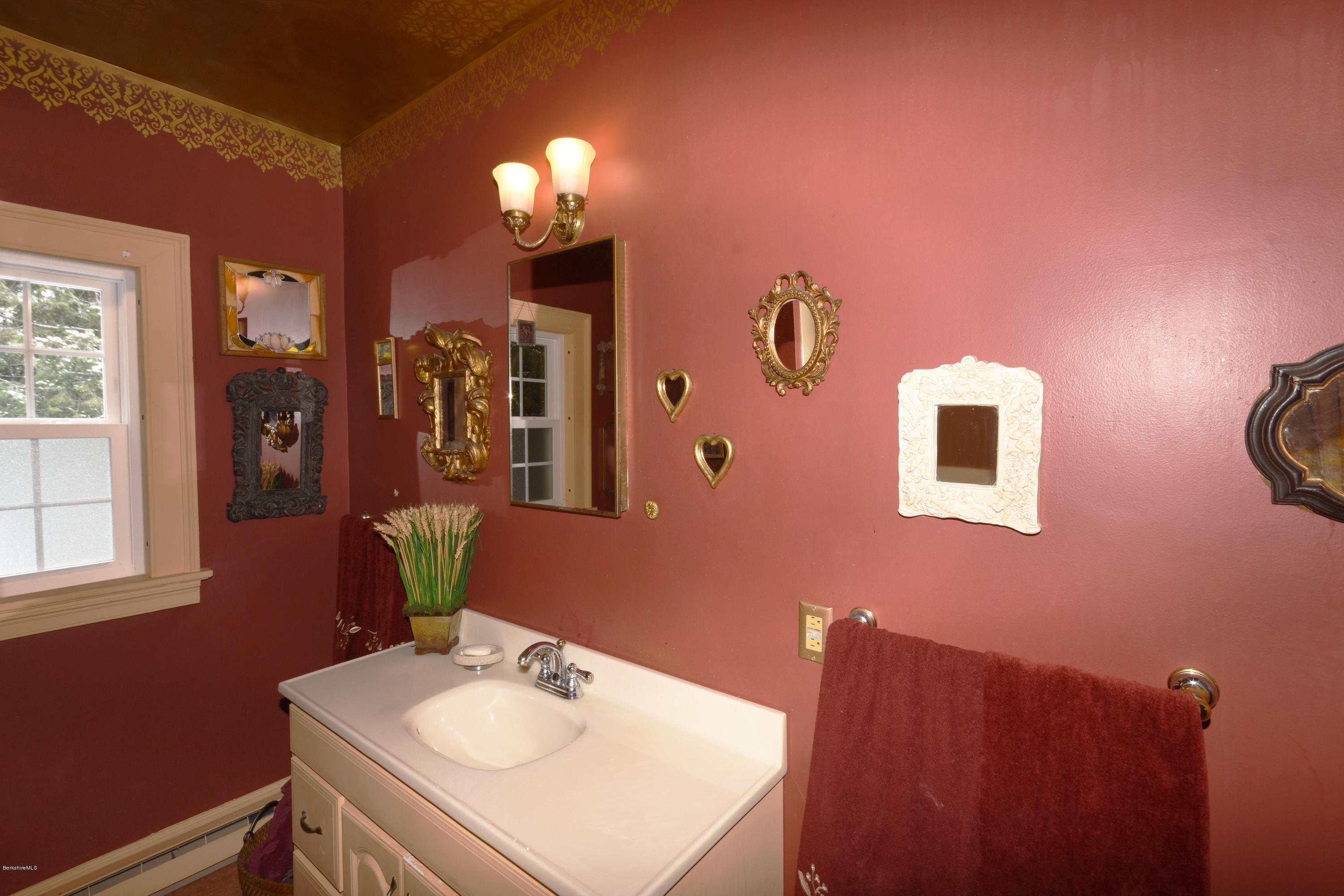 57 Main Street, Unit 8 Stockbridge, MA 01262 - Photo 18 of 33 Full Bath