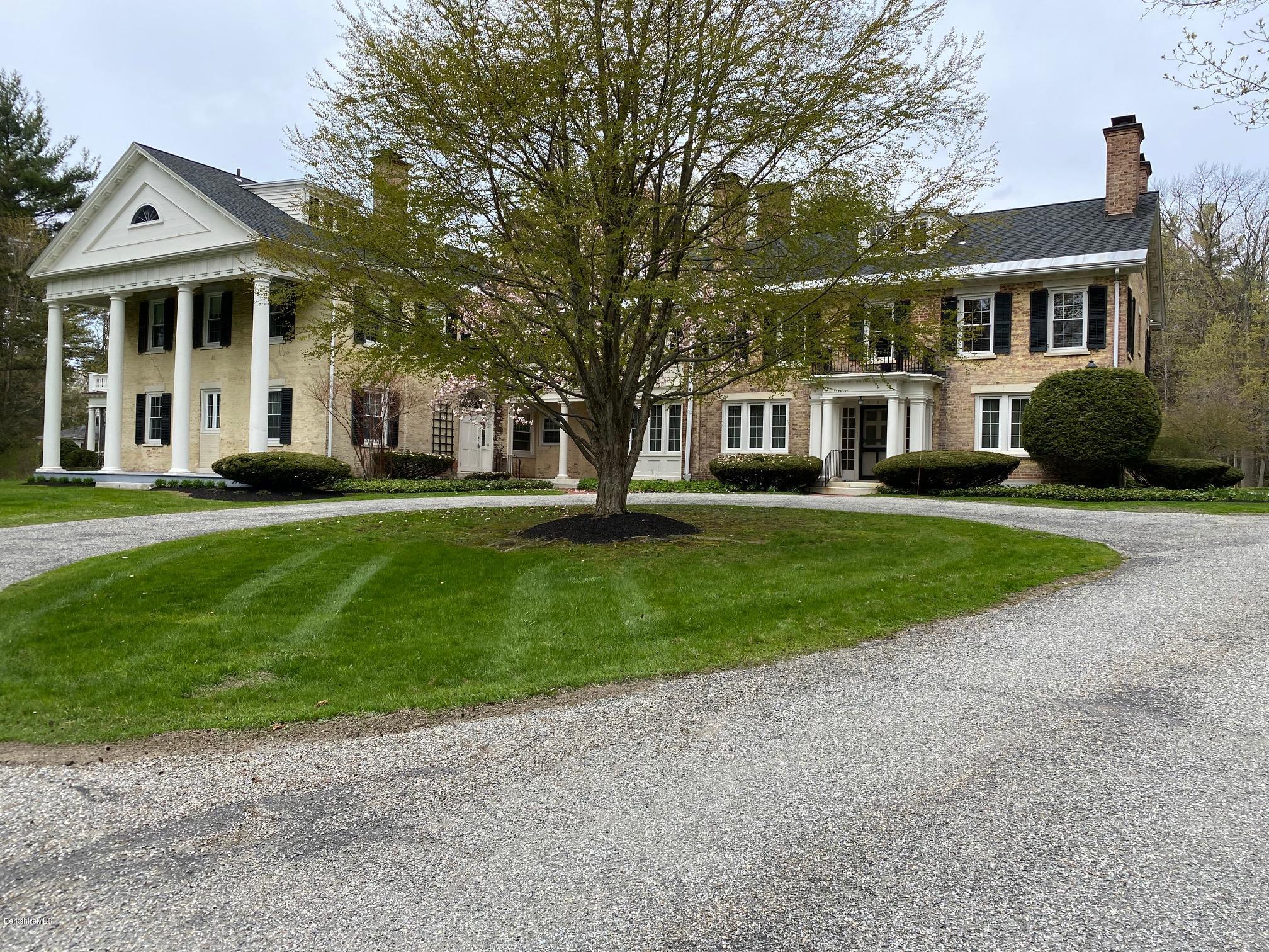 57 Main Street, Unit 8 Stockbridge, MA 01262 - Photo 3 of 33 IMG_1919