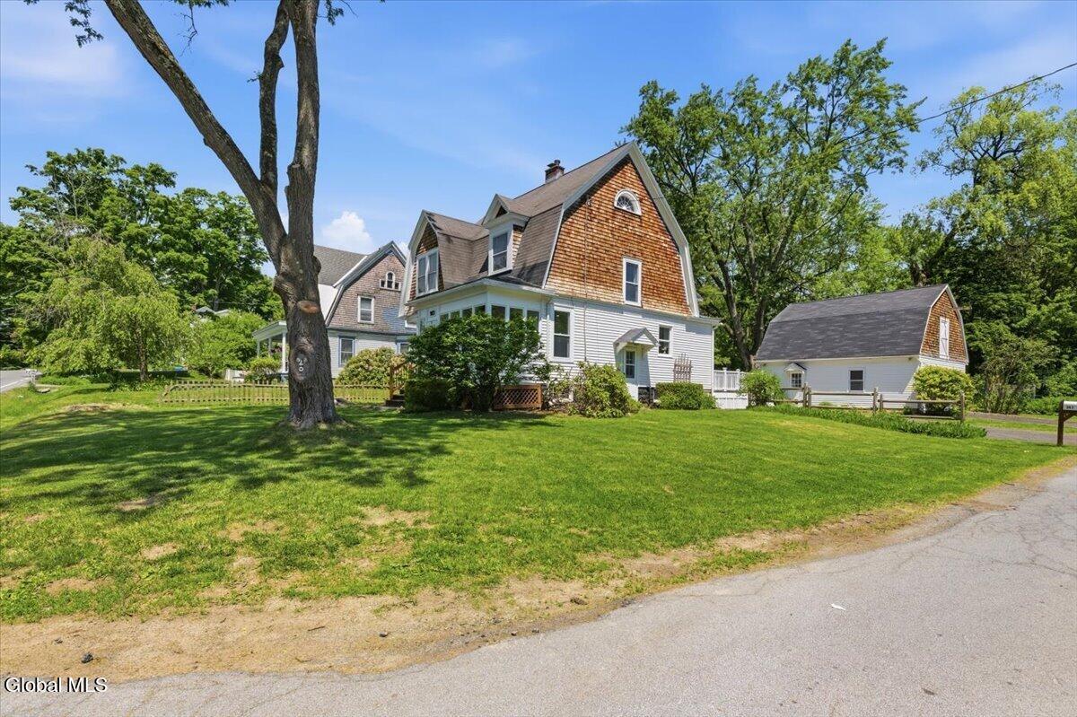 963 Riverview Road Clifton Park, NY 12148 - Photo 3 of 36 05-002_MW2_0836