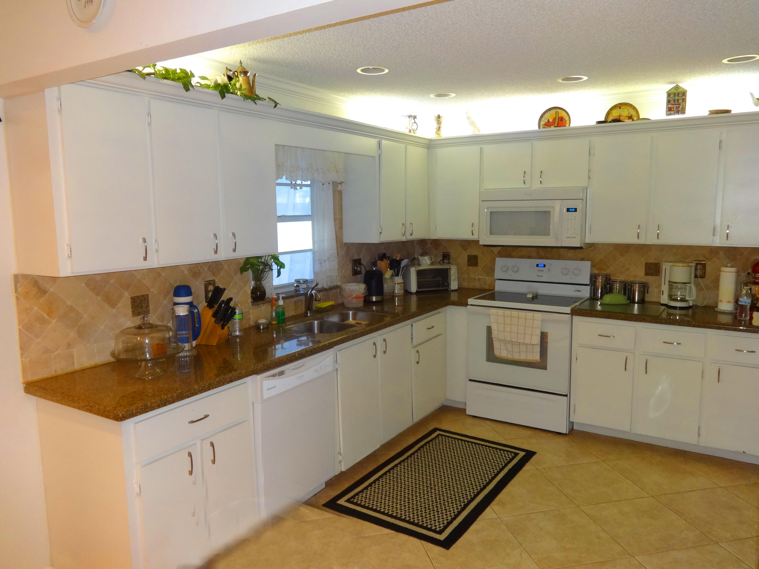 23075 Lyons Road Boca Raton, FL 33428 - Photo 3 of 10 kitchen2