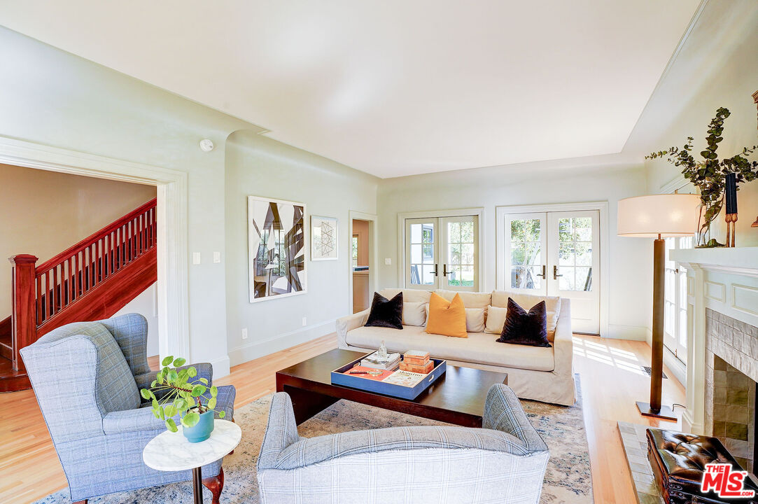 1944 Virginia Road Los Angeles, CA 90016 - Photo 7 of 36 a living room with furniture fireplace and flat screen tv