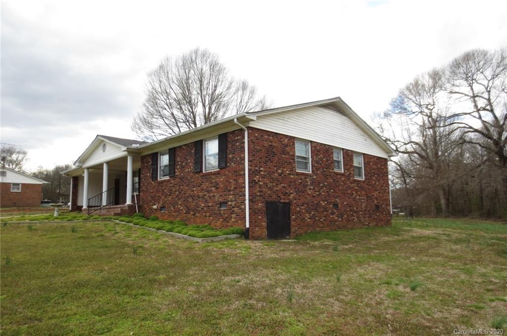 155 Spring Valley Drive Gaffney, SC 29341 - Photo 2 of 10