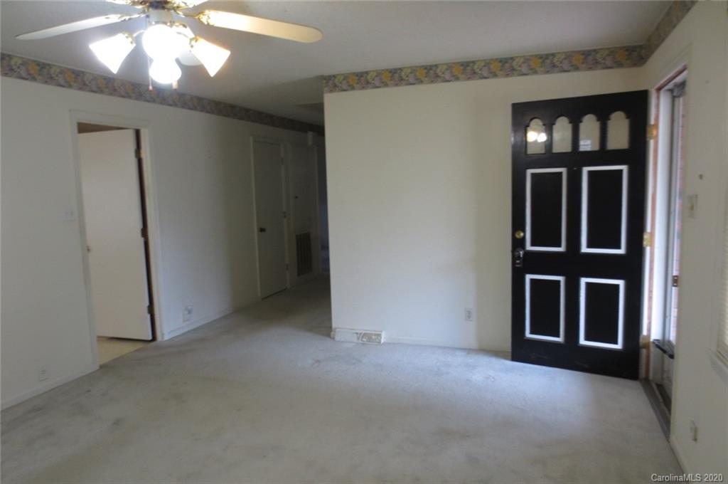155 Spring Valley Drive Gaffney, SC 29341 - Photo 4 of 10