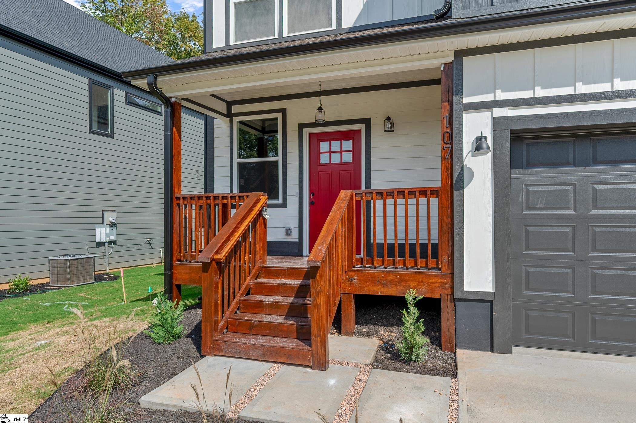 107 Mary Street Greenville, SC 29611 - Photo 2 of 28