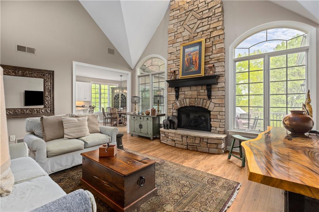 227 Lakeview Drive Coraopolis, PA 15108 - Photo 12 of 25