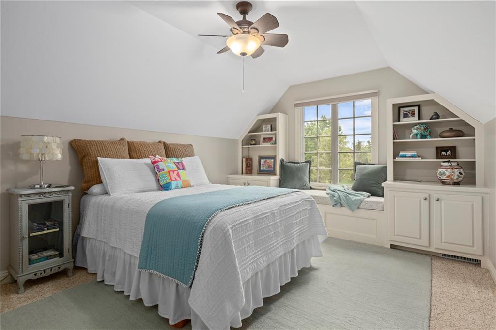 227 Lakeview Drive Coraopolis, PA 15108 - Photo 18 of 25