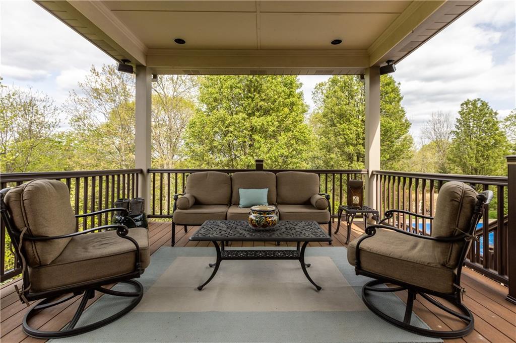 227 Lakeview Drive Coraopolis, PA 15108 - Photo 3 of 25