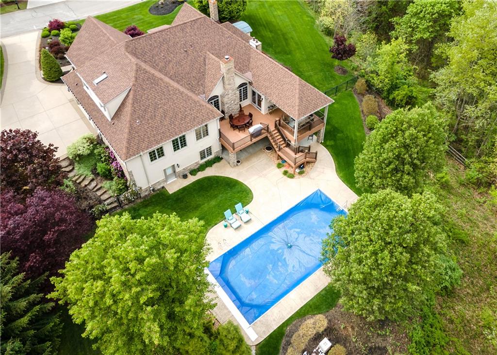 227 Lakeview Drive Coraopolis, PA 15108 - Photo 4 of 25