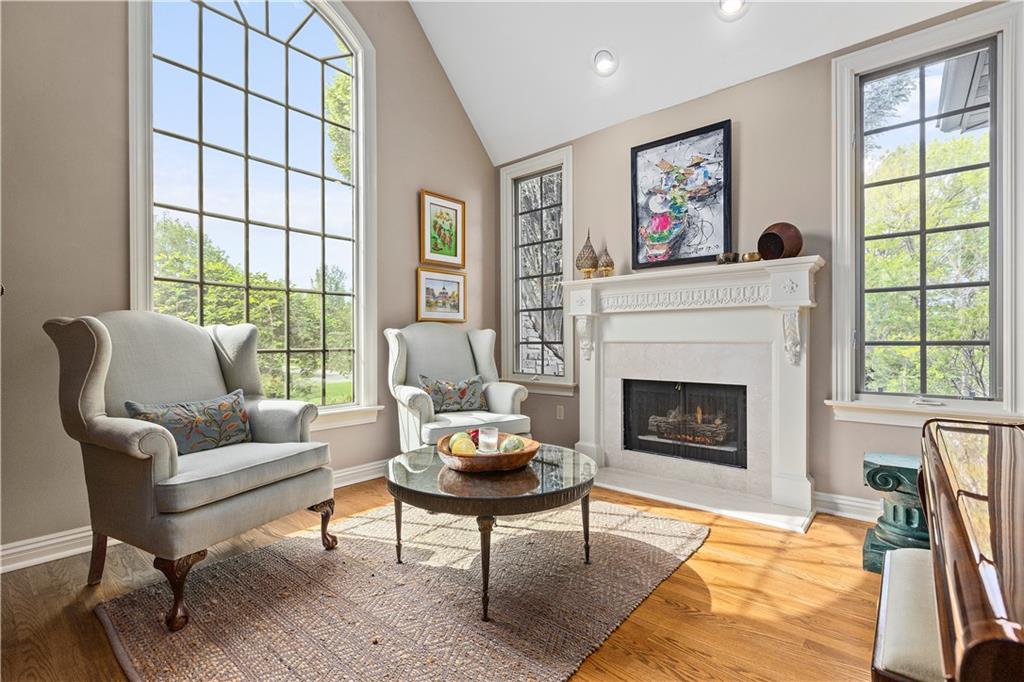 227 Lakeview Drive Coraopolis, PA 15108 - Photo 5 of 25