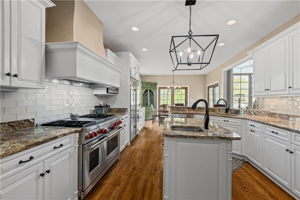 227 Lakeview Drive Coraopolis, PA 15108 - Photo 8 of 25