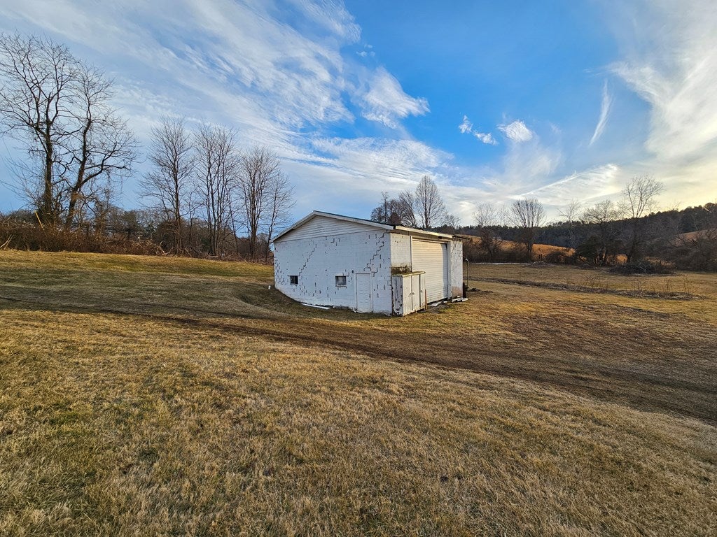 331 Pleasantview Road Austinville, VA 24312 - Photo 37 of 41 Gallery Image 37