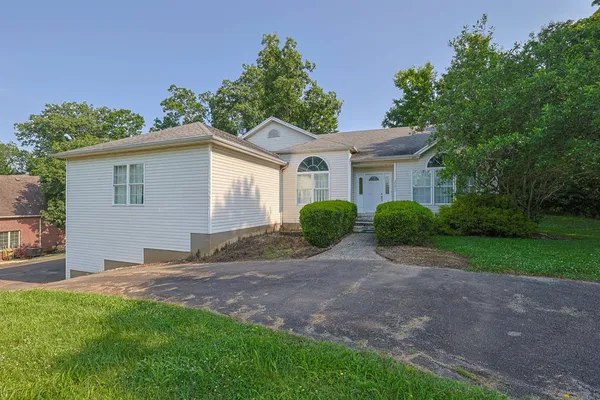 $375,000 | 20821 Alpine Drive, Lawrenceburg, IN 47025