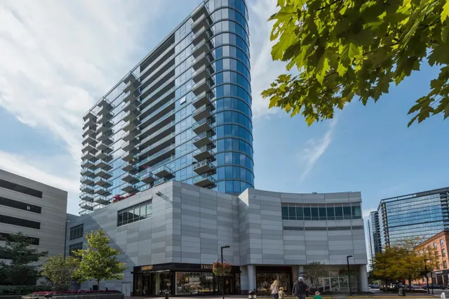 $2,895 | 1457 North Halsted Street, Unit 1910, Chicago, IL 60642