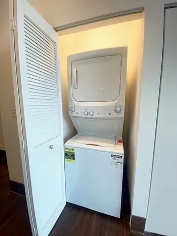 $2,895 | 1457 North Halsted Street, Unit 1910, Chicago, IL 60642