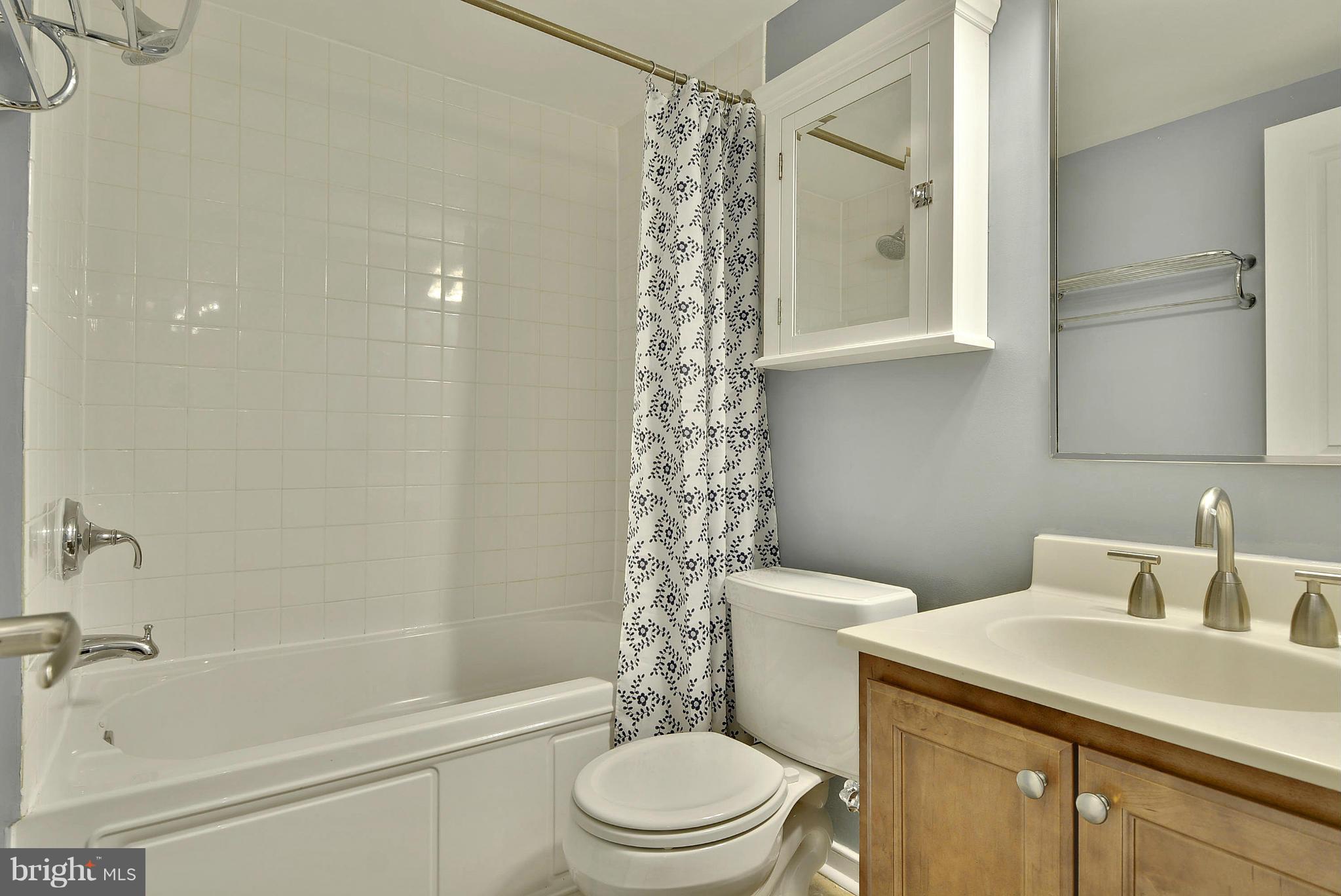 1108 Columbia Road Northwest, Unit 303 Washington, DC 20009 - Photo 13 of 18 Bath