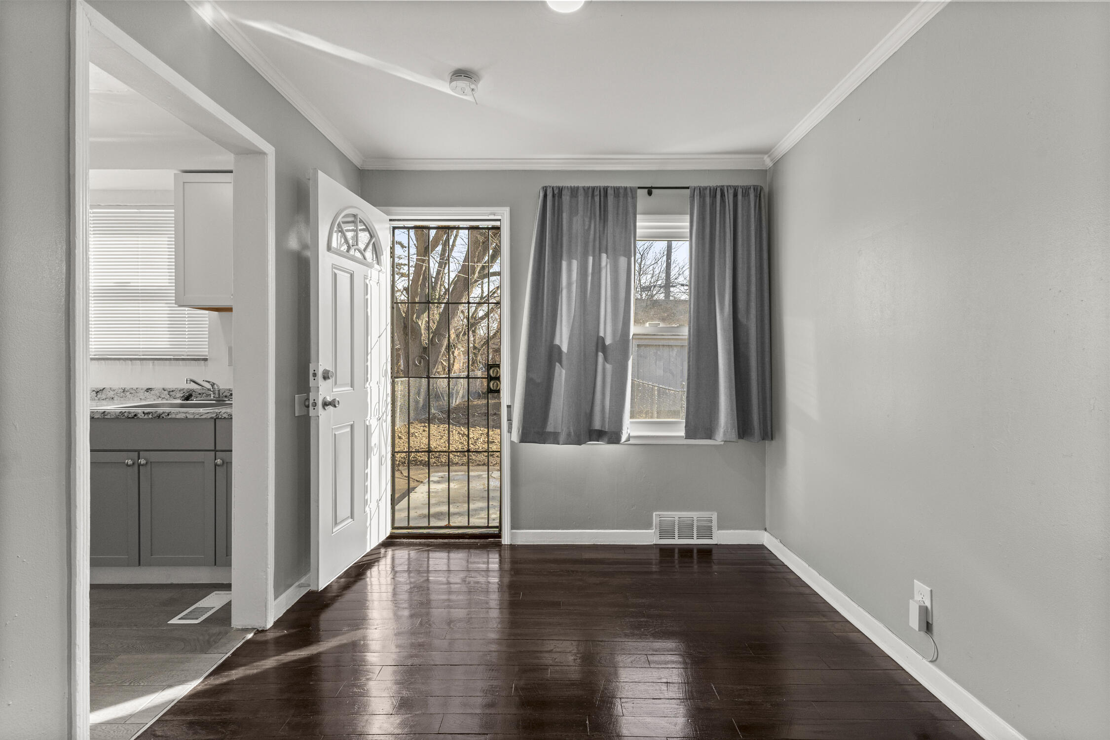 10830-26 Nottingham Road Detroit, MI 48224 - Photo 11 of 57 11