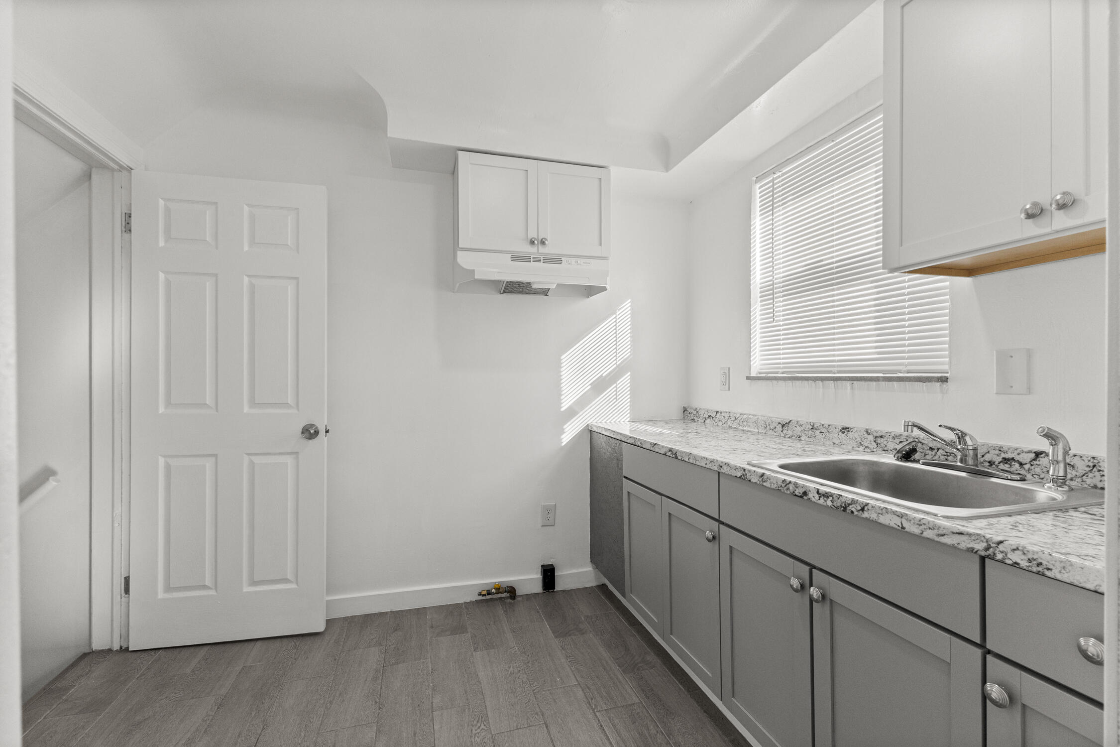 10830-26 Nottingham Road Detroit, MI 48224 - Photo 14 of 57 14