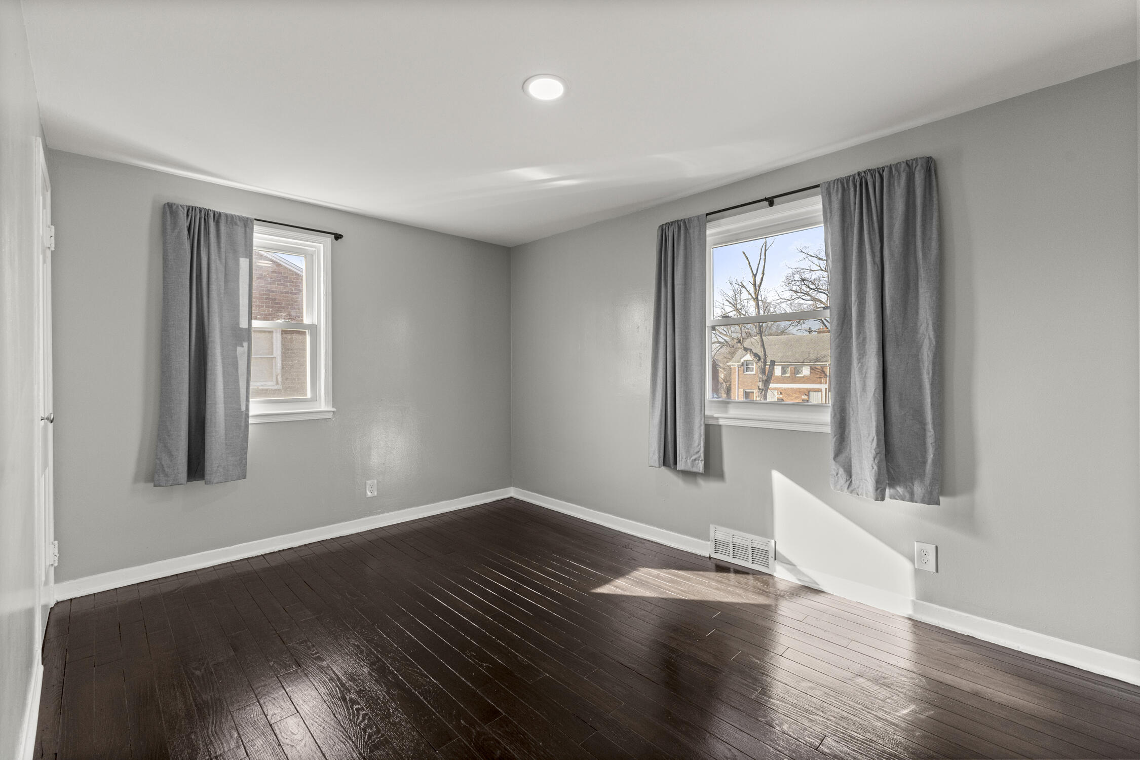 10830-26 Nottingham Road Detroit, MI 48224 - Photo 18 of 57 18