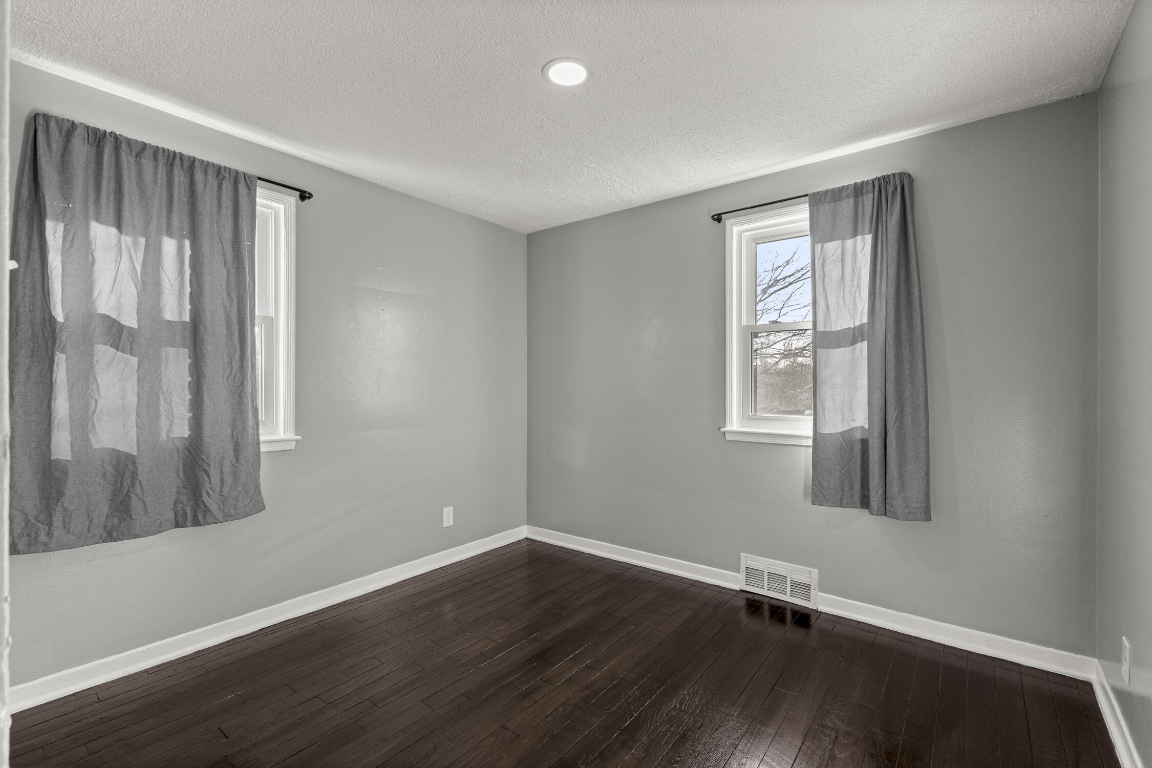 10830-26 Nottingham Road Detroit, MI 48224 - Photo 20 of 57 20