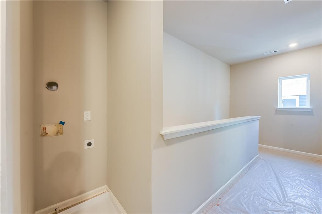 960 Lawton Street Southwest Atlanta, GA 30310 - Photo 12 of 16 a view of room