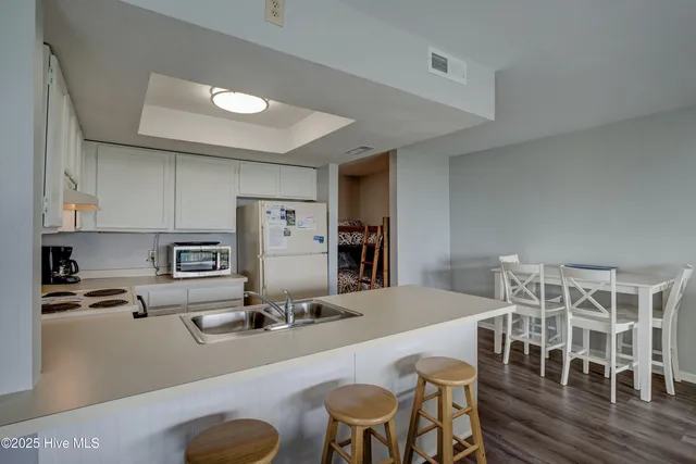 $1,600 | 918 North New River Drive, Unit 211, Surf City, NC 28445