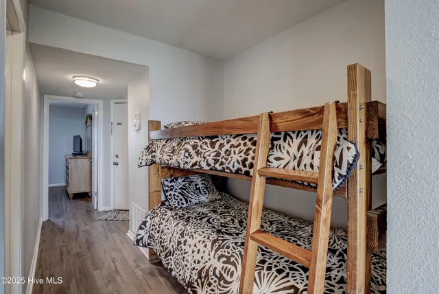 $1,600 | 918 North New River Drive, Unit 211, Surf City, NC 28445