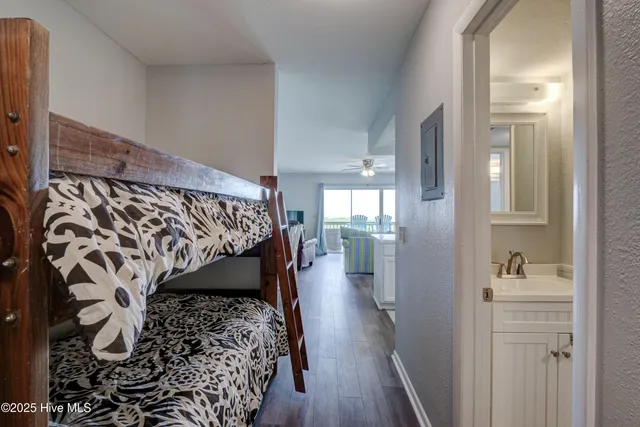 $1,600 | 918 North New River Drive, Unit 211, Surf City, NC 28445