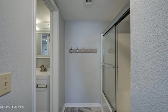 $1,600 | 918 North New River Drive, Unit 211, Surf City, NC 28445