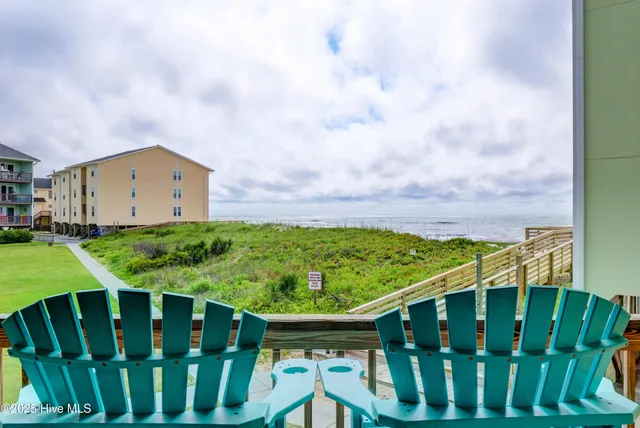 $1,600 | 918 North New River Drive, Unit 211, Surf City, NC 28445