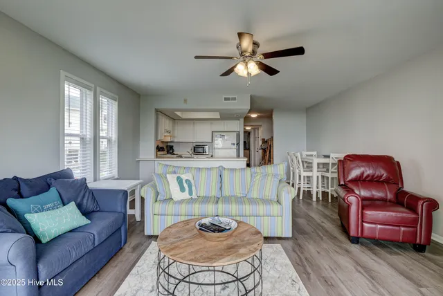$1,600 | 918 North New River Drive, Unit 211, Surf City, NC 28445