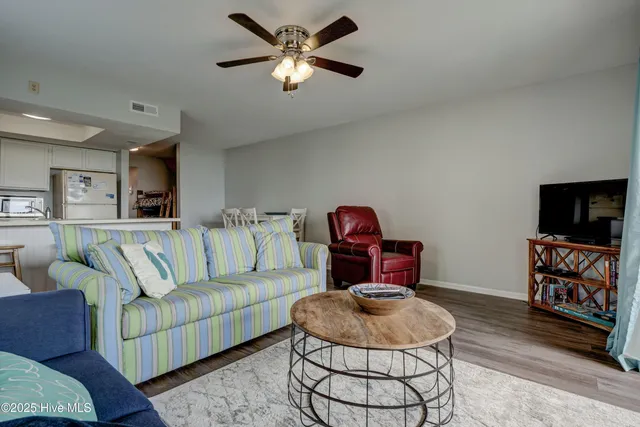 $1,600 | 918 North New River Drive, Unit 211, Surf City, NC 28445