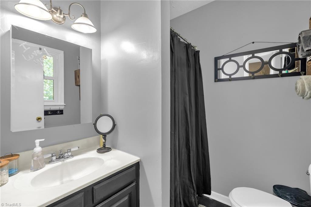 8194 Brotherstwo Road Colfax, NC 27235 - Photo 17 of 47 Primary Bathroom