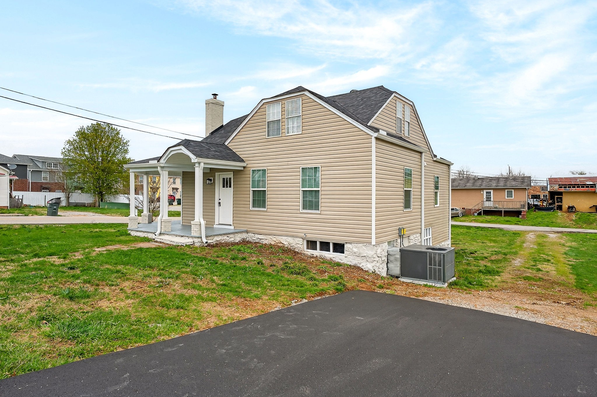 338 Clark Street Sparta, TN 38583 - Photo 4 of 33