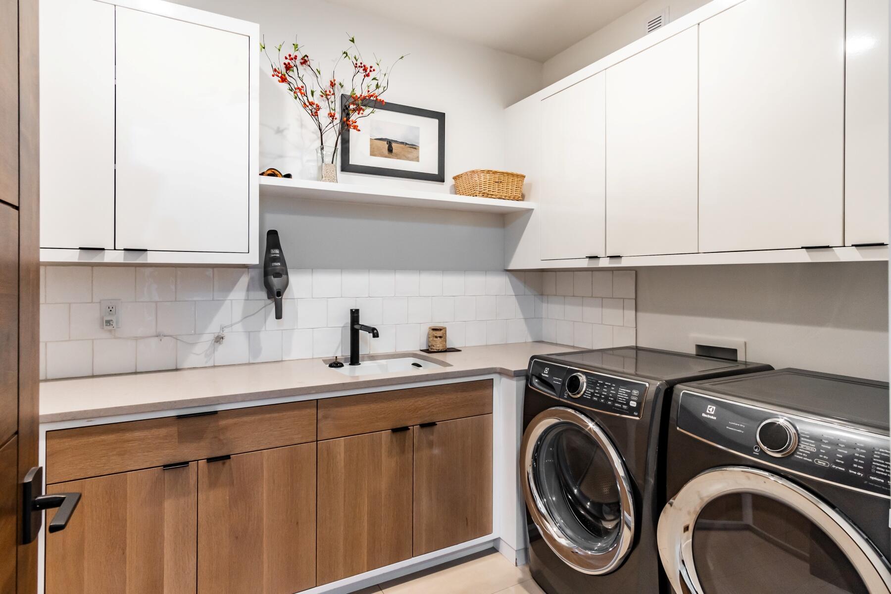 23116 Switchback Court Bend, OR 97701 - Photo 27 of 39 Laundry Room with Ample Storage