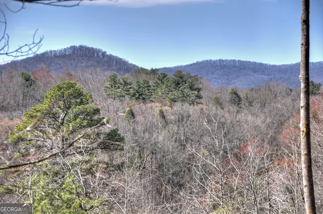 a view of a dry in middle of a field