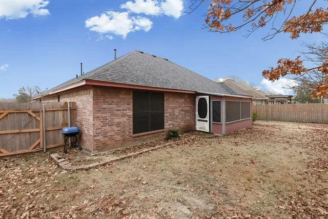 $249,900 | 190 44th Street Southwest, Paris, TX 75460