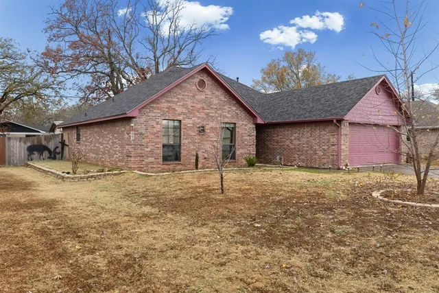 $249,900 | 190 44th Street Southwest, Paris, TX 75460