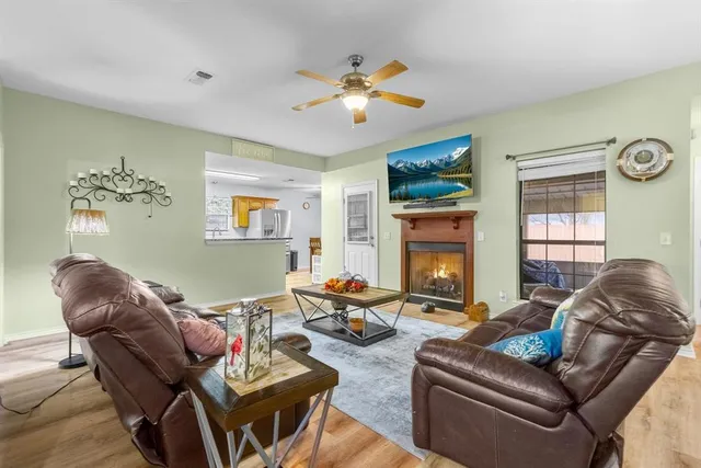 $249,900 | 190 44th Street Southwest, Paris, TX 75460