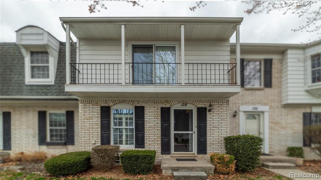 128 Manor Way Rochester Hills, MI 48309 - Photo 1 of 31