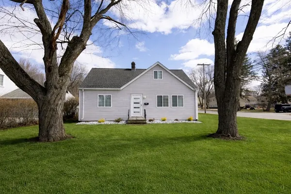 $369,900 | 2085 Memorial Drive, South Hadley, MA 01075