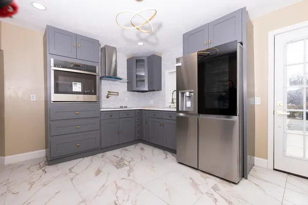 $369,900 | 2085 Memorial Drive, South Hadley, MA 01075