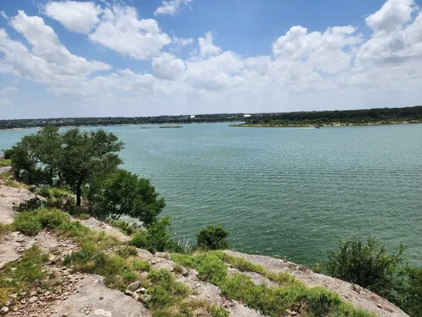 $140,000 | 2 Cliffhouse Drive, Unit 210, Belton, TX 76513