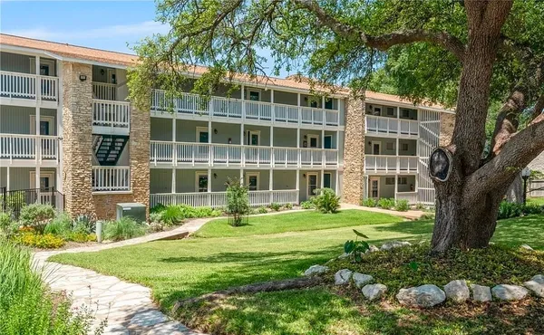$140,000 | 2 Cliffhouse Drive, Unit 210, Belton, TX 76513