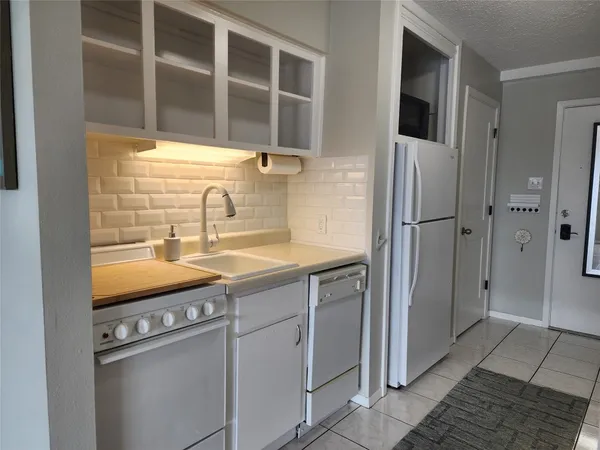 $140,000 | 2 Cliffhouse Drive, Unit 210, Belton, TX 76513