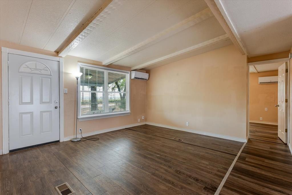 209 Wicker Hill Road Burleson, TX 76028 - Photo 6 of 21 Gallery Image 6