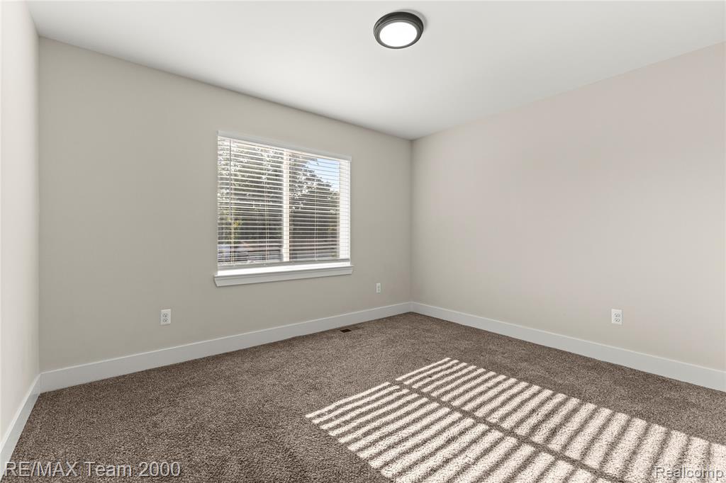 215 Clinton Street Romeo, MI 48065 - Photo 30 of 34